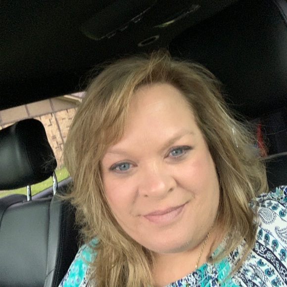 Meet your Posher, Amy - Picture 1 of 1